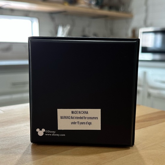 New! Disney x BaubleBar Daisy Duck Pink Crystal Bow Earrings - Picture 8 of 10